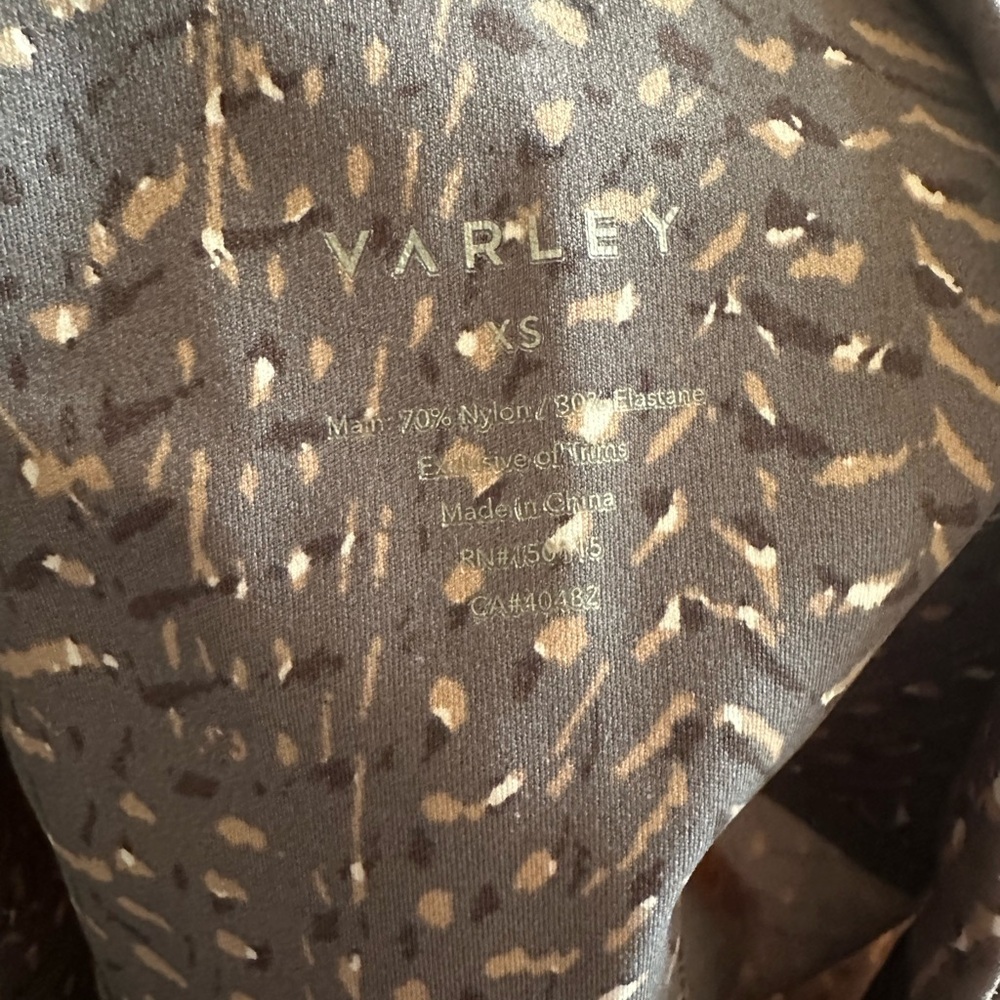 VARLEY Luna Athletic Yoga 25" Leggings in Umber Feather grey tan print size XS - Picture 2 of 10